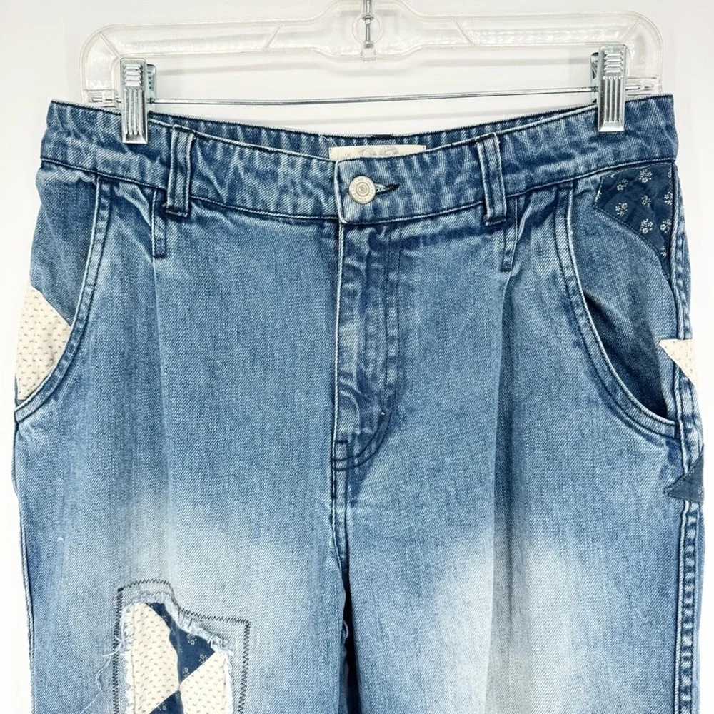 FP We The Free Down To Earth Patched Ripped Tapered Blue Jeans Sz 29 Boho Hippie